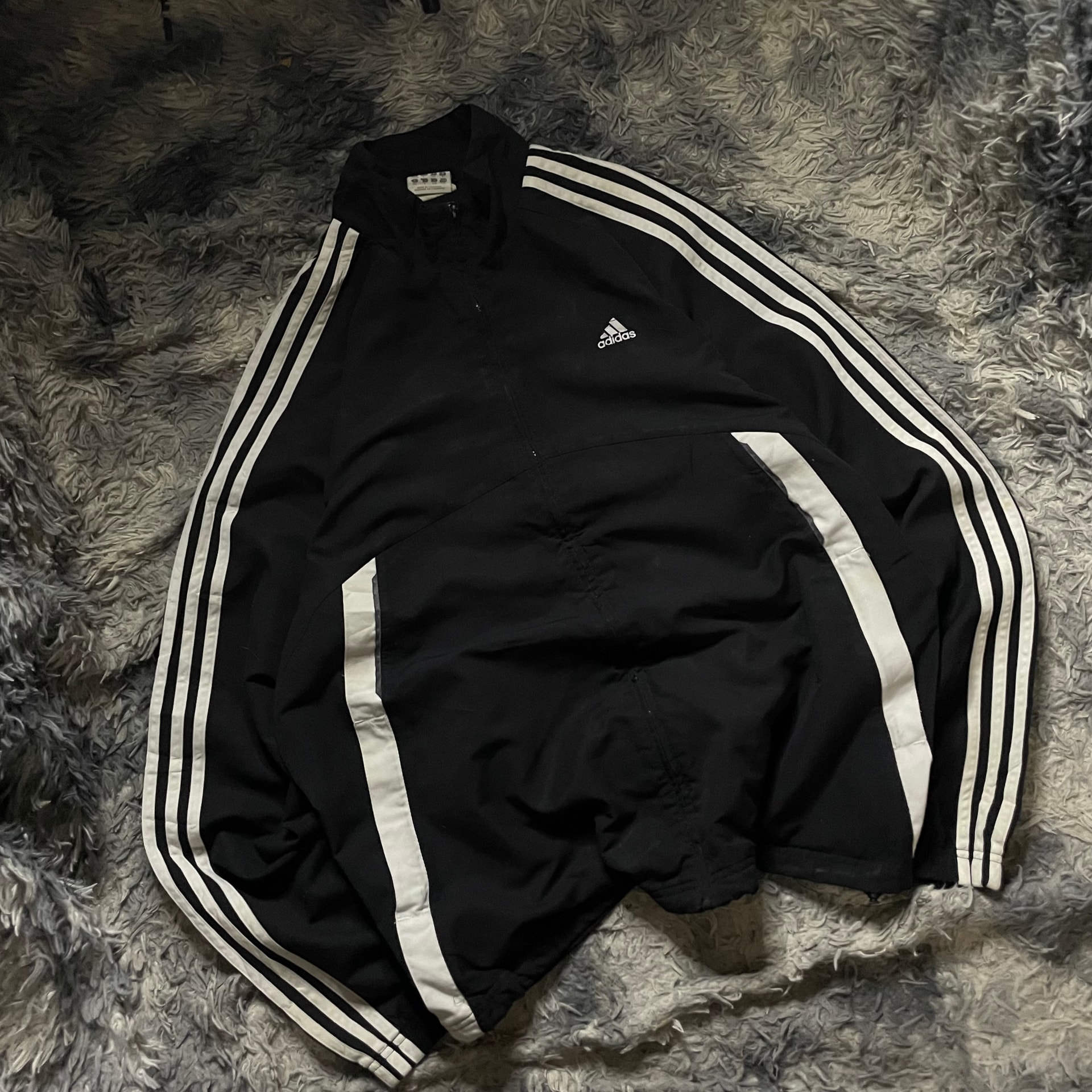Cortavientos Adidas black negra