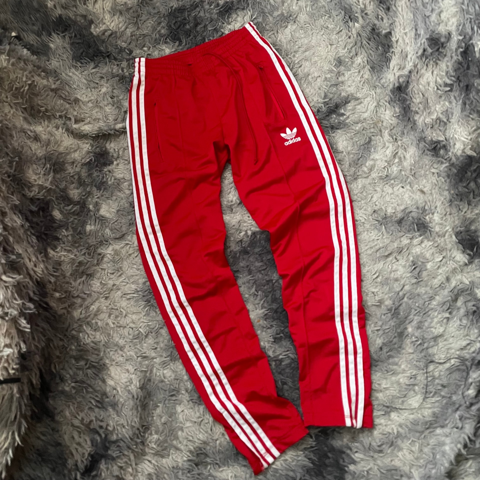 Buzo Adidas SST rojo 