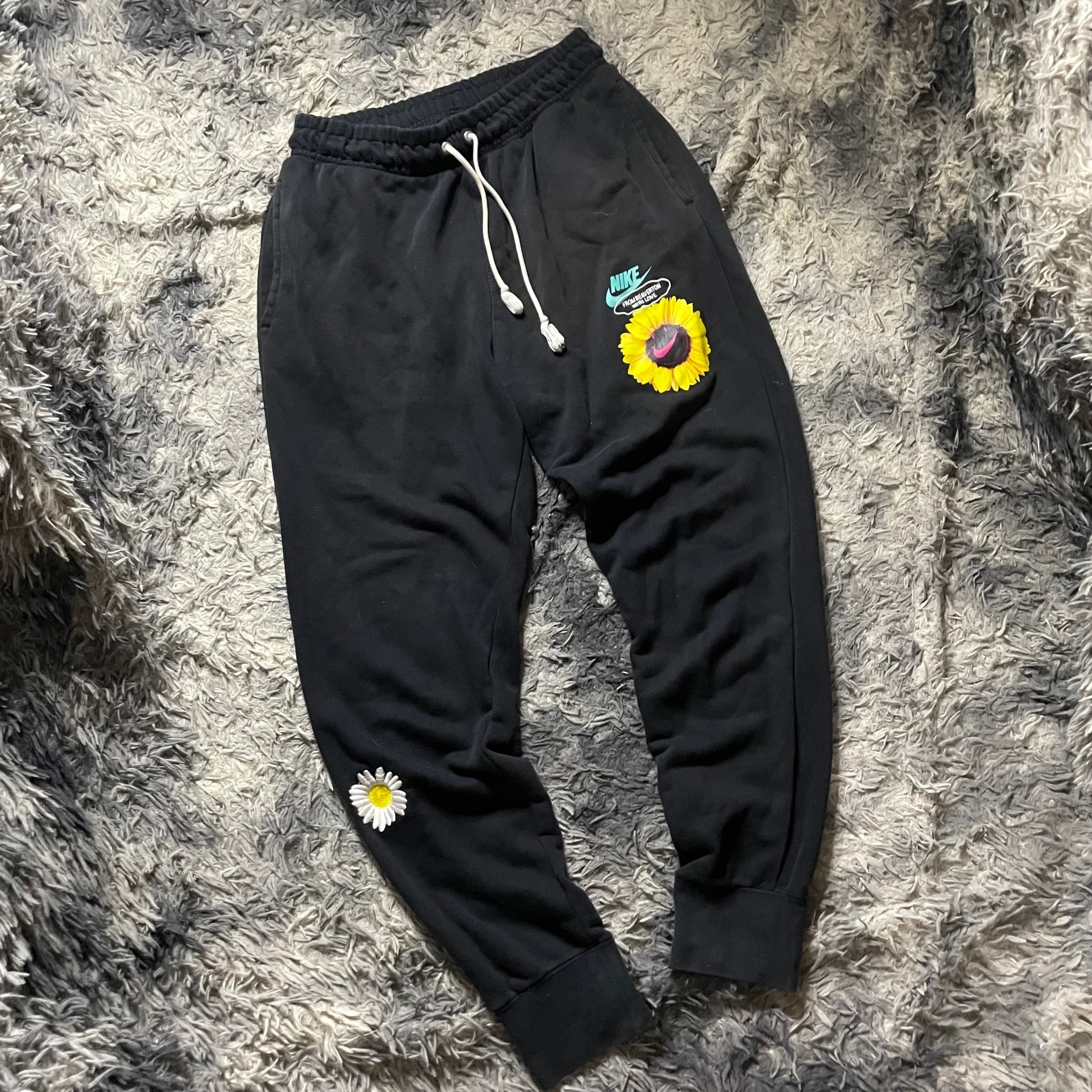 Buzo Nike margarita