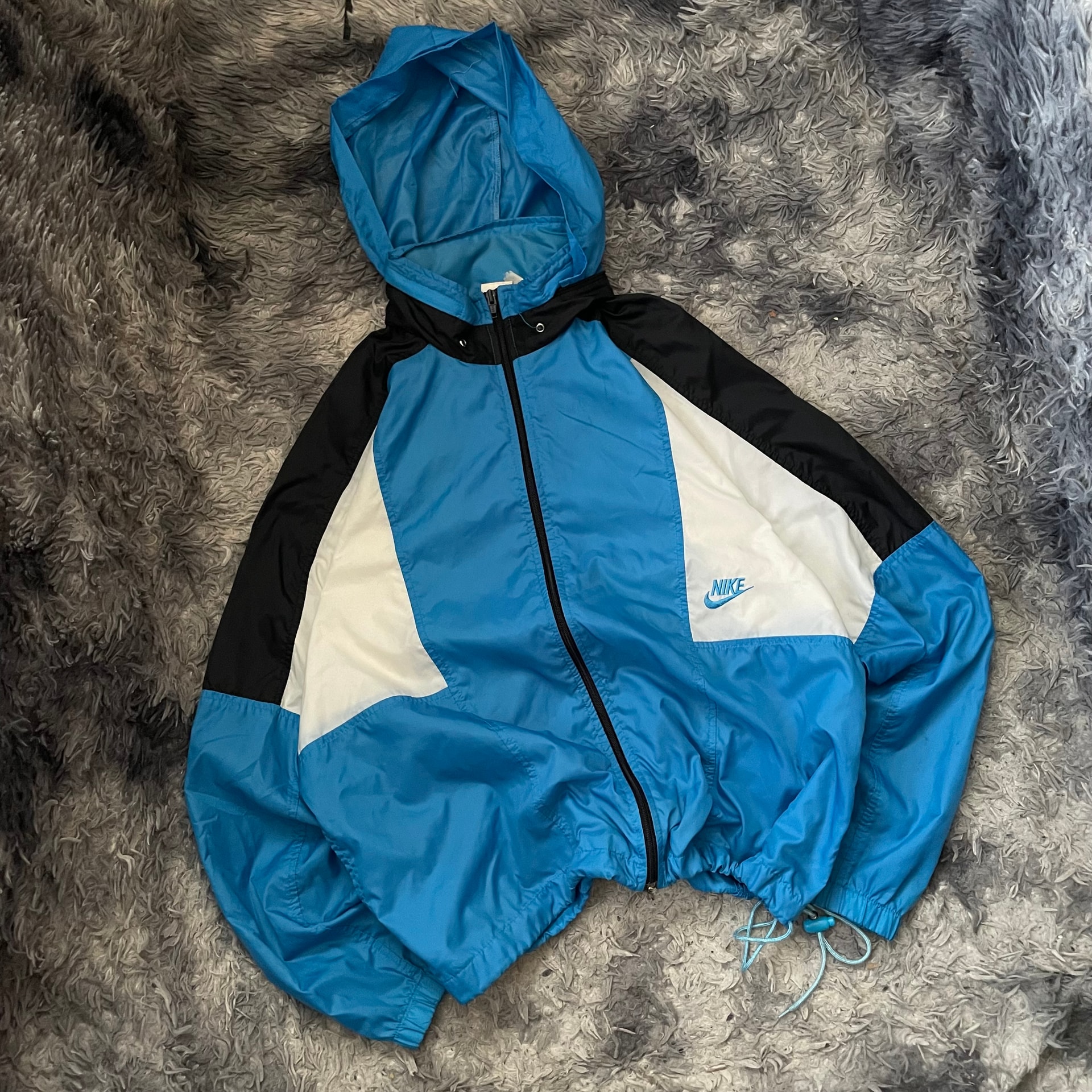 Corta viento Nike vintage celest