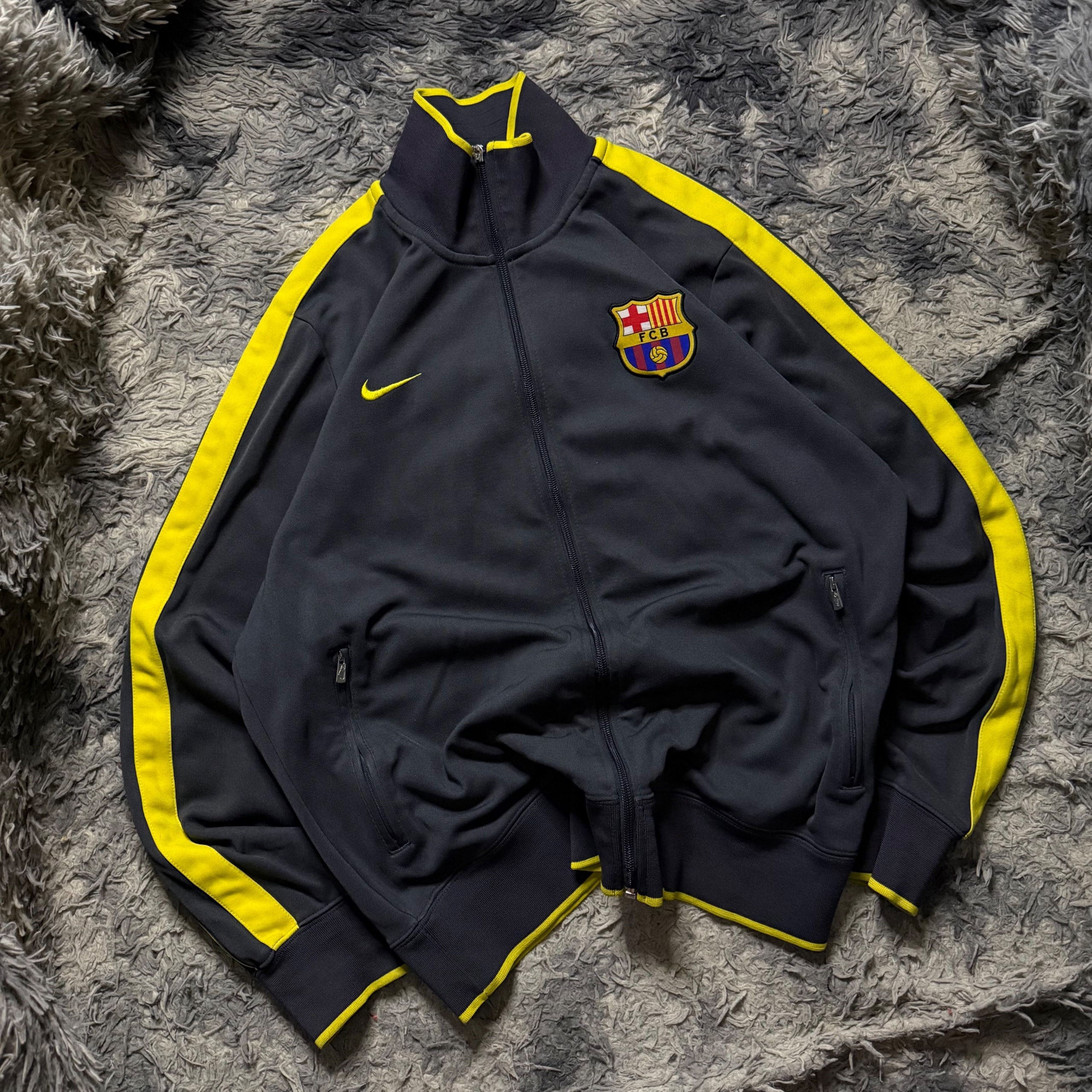 Poleron Barcelona x Nke