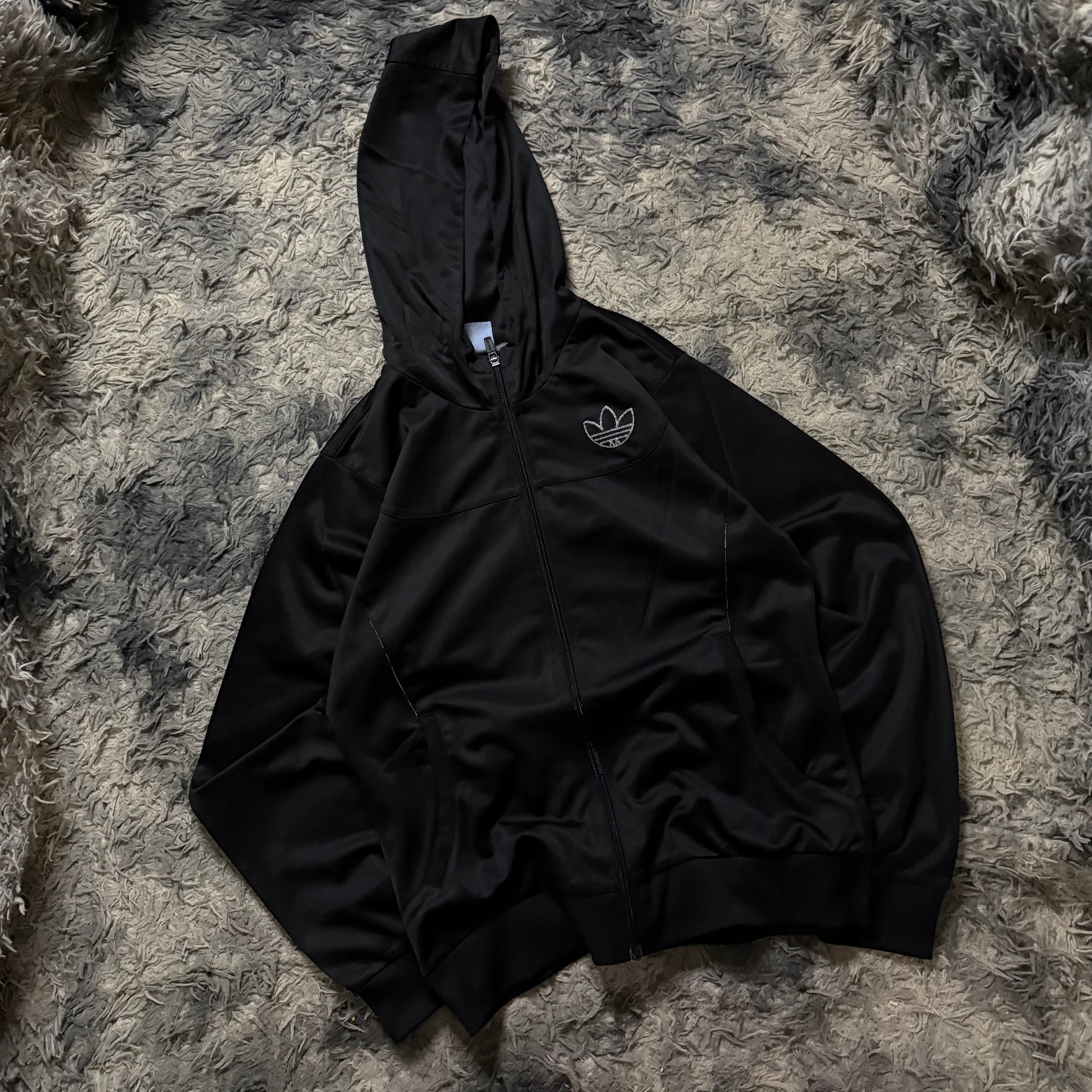 Full Black Adi negro