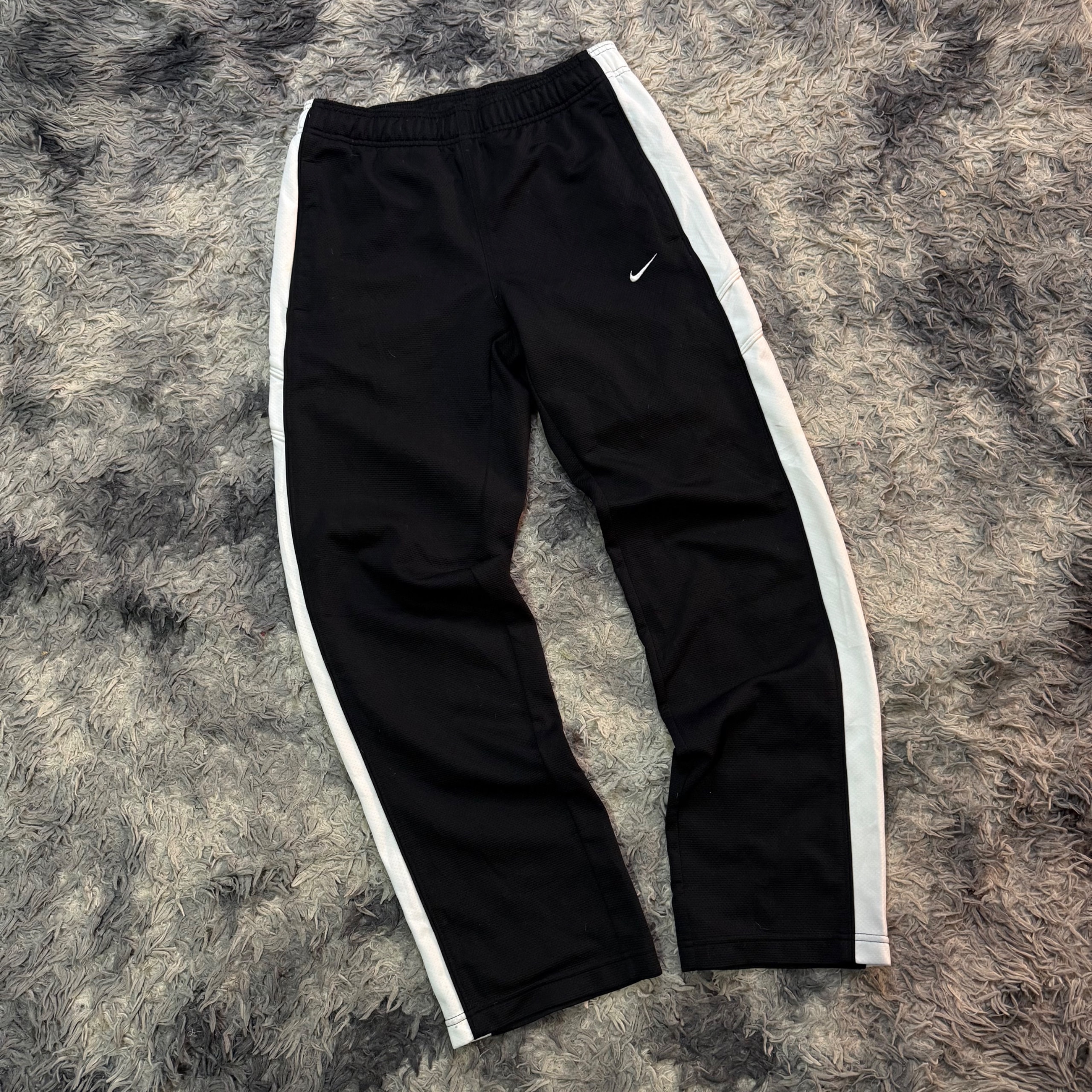 Buzo Nike black depor