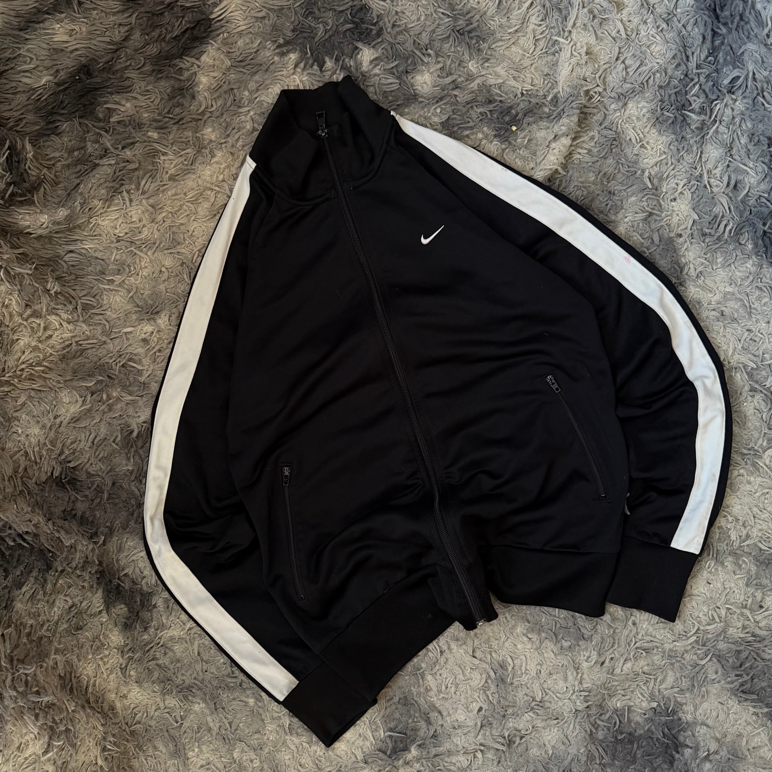 Poleron Nike deportivo negro 
